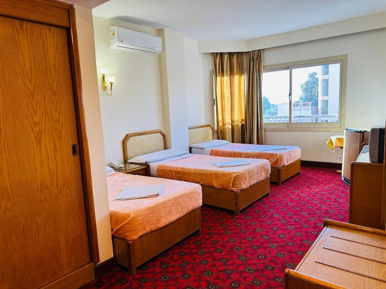Queens Valley Hotel Luxor Buitenkant foto
