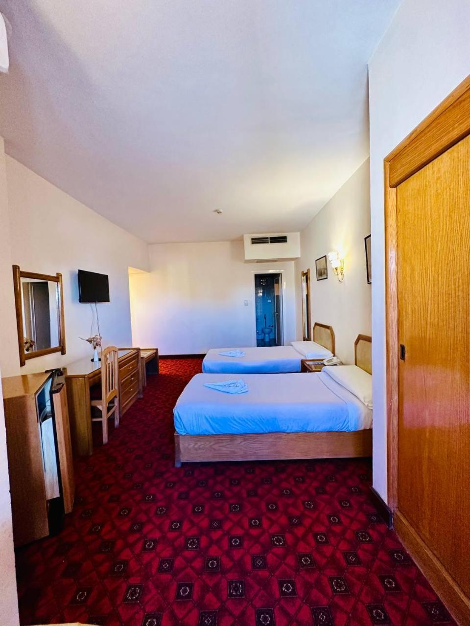 Queens Valley Hotel Luxor Buitenkant foto
