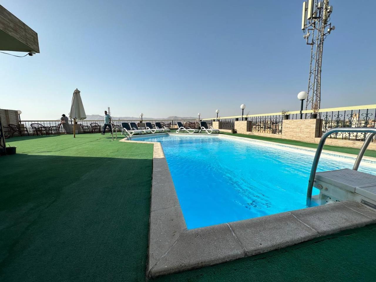 Queens Valley Hotel Luxor Buitenkant foto