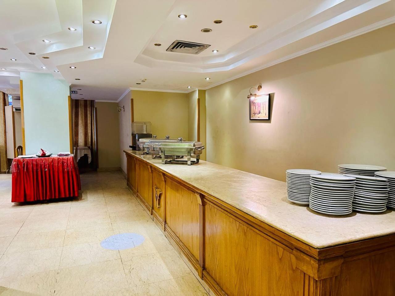 Queens Valley Hotel Luxor Buitenkant foto