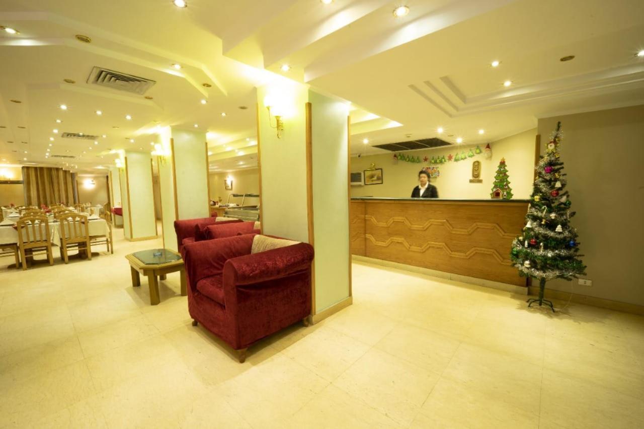 Queens Valley Hotel Luxor Buitenkant foto